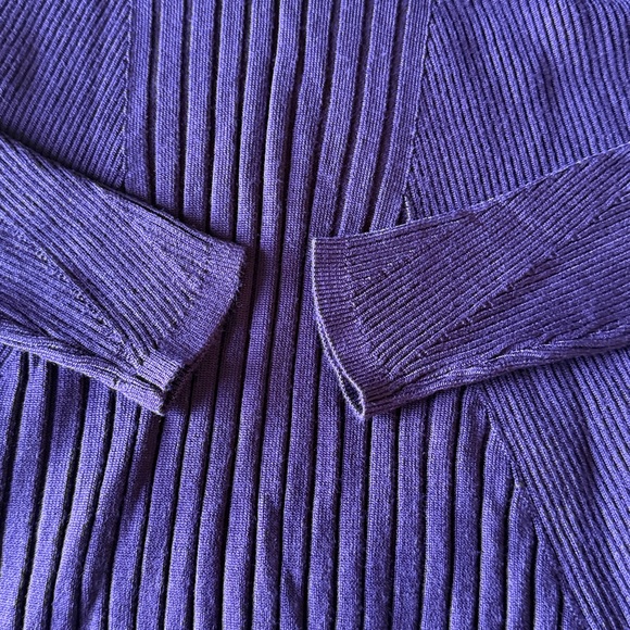 Deep purple women’s medium White House Black Market turtleneck - Picture 9 of 9